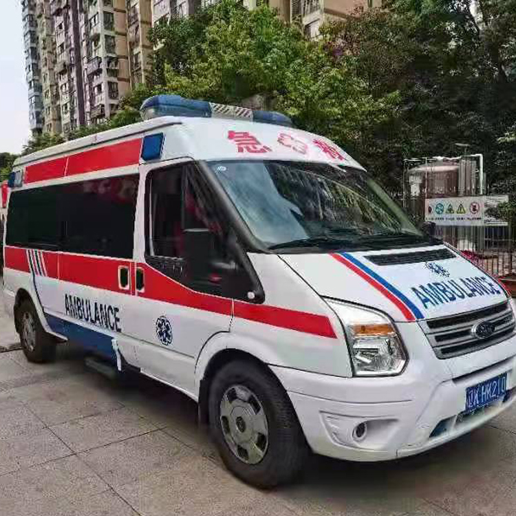 当雄长途救护车护送病人返乡